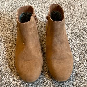 Cat & Jack | Girls Tan Booties Size 3